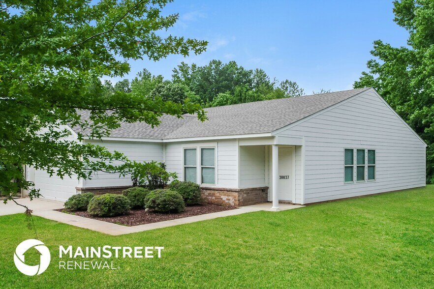 Building Photo - 30037 Westfield Dr
