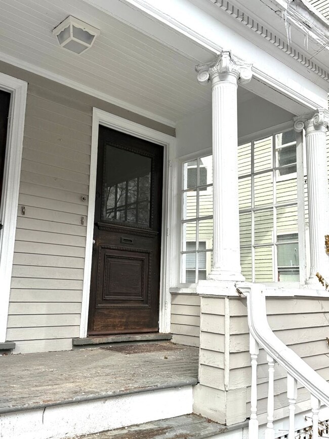 Building Photo - 130 Neal St