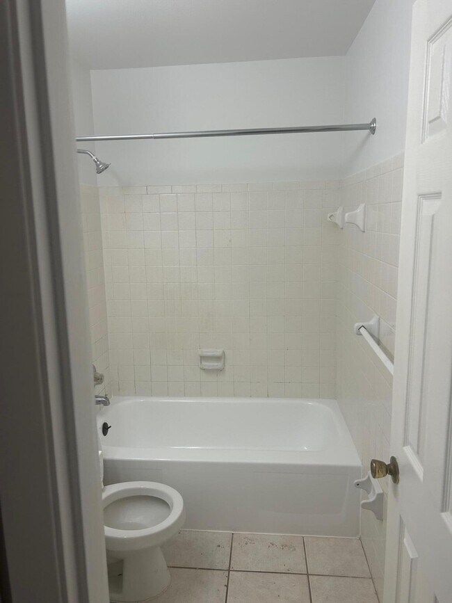 Building Photo - 2349 NE Rustic Way