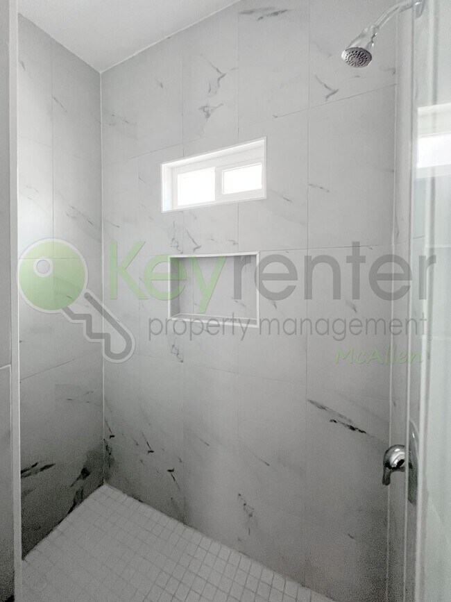 Building Photo - SUPER LOW PRICED - Like Brand New 2bed/2bath Apartment in Edinburg. Don't Miss Out!