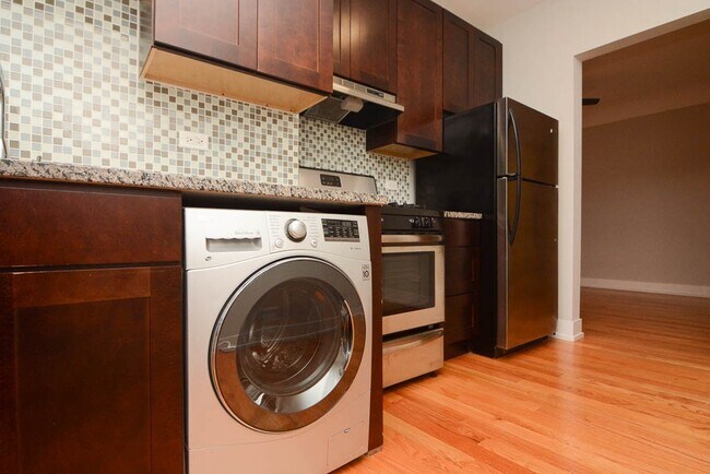 Building Photo - 542 Chestnut