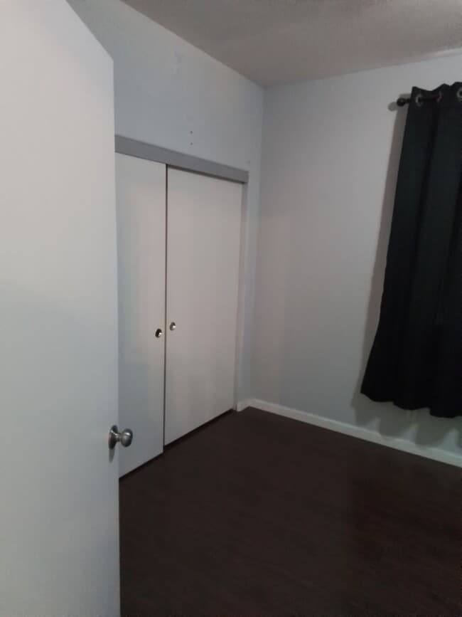 Building Photo - Spacious 4-Bed Single-Family Home in Las Vegas with Private Backyard