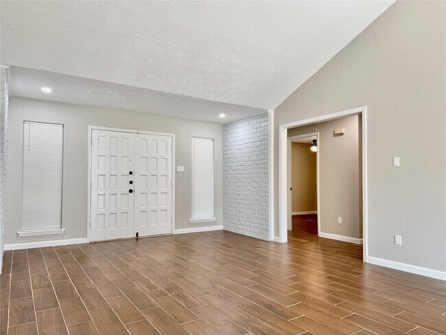 Building Photo - 15218 Falcon Ridge Dr