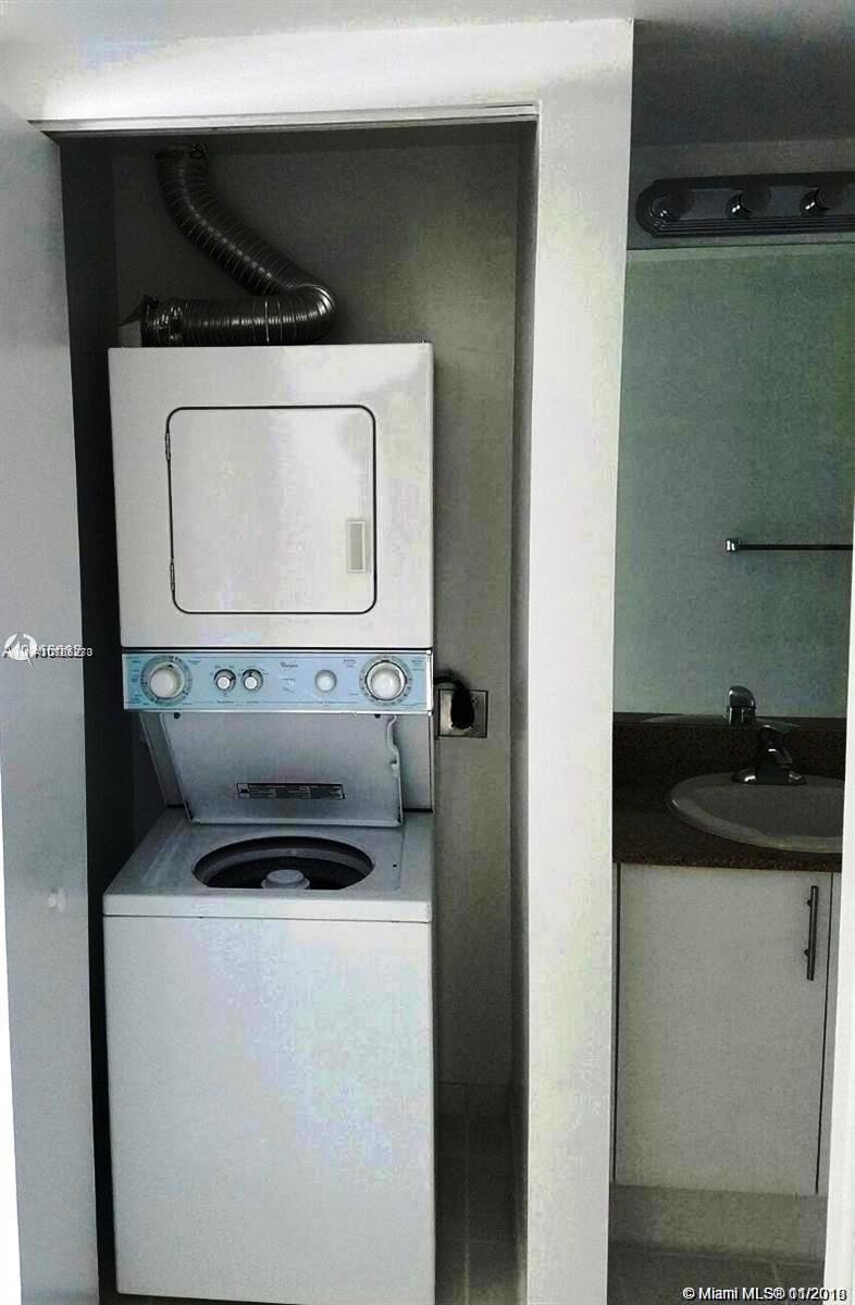 Building Photo - 1871 NW S River Dr