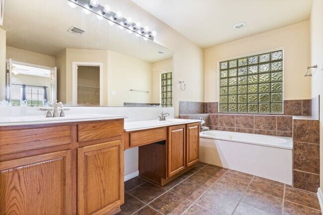 Building Photo - 8506 Raton Way