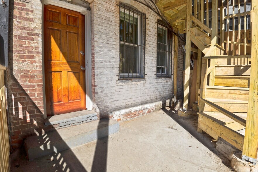 Building Photo - 864 Huntington Ave