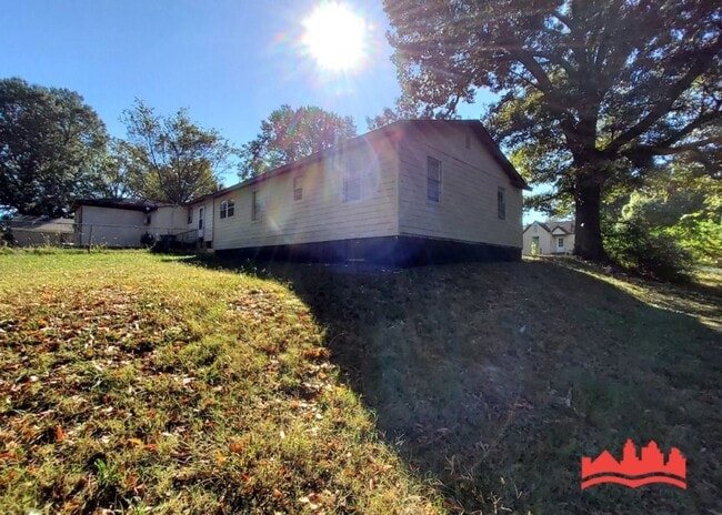 Building Photo - 426 Delta Rd