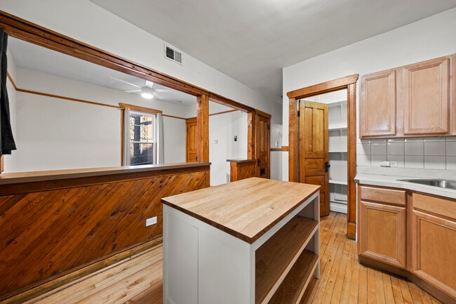 Building Photo - 2408 N Surrey Ct