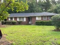 Building Photo - 2105 Azalea Dr
