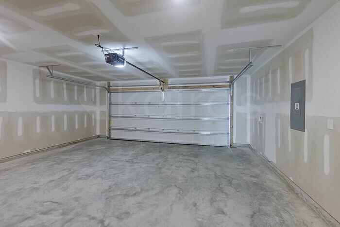 Building Photo - 125 Overstreet Way