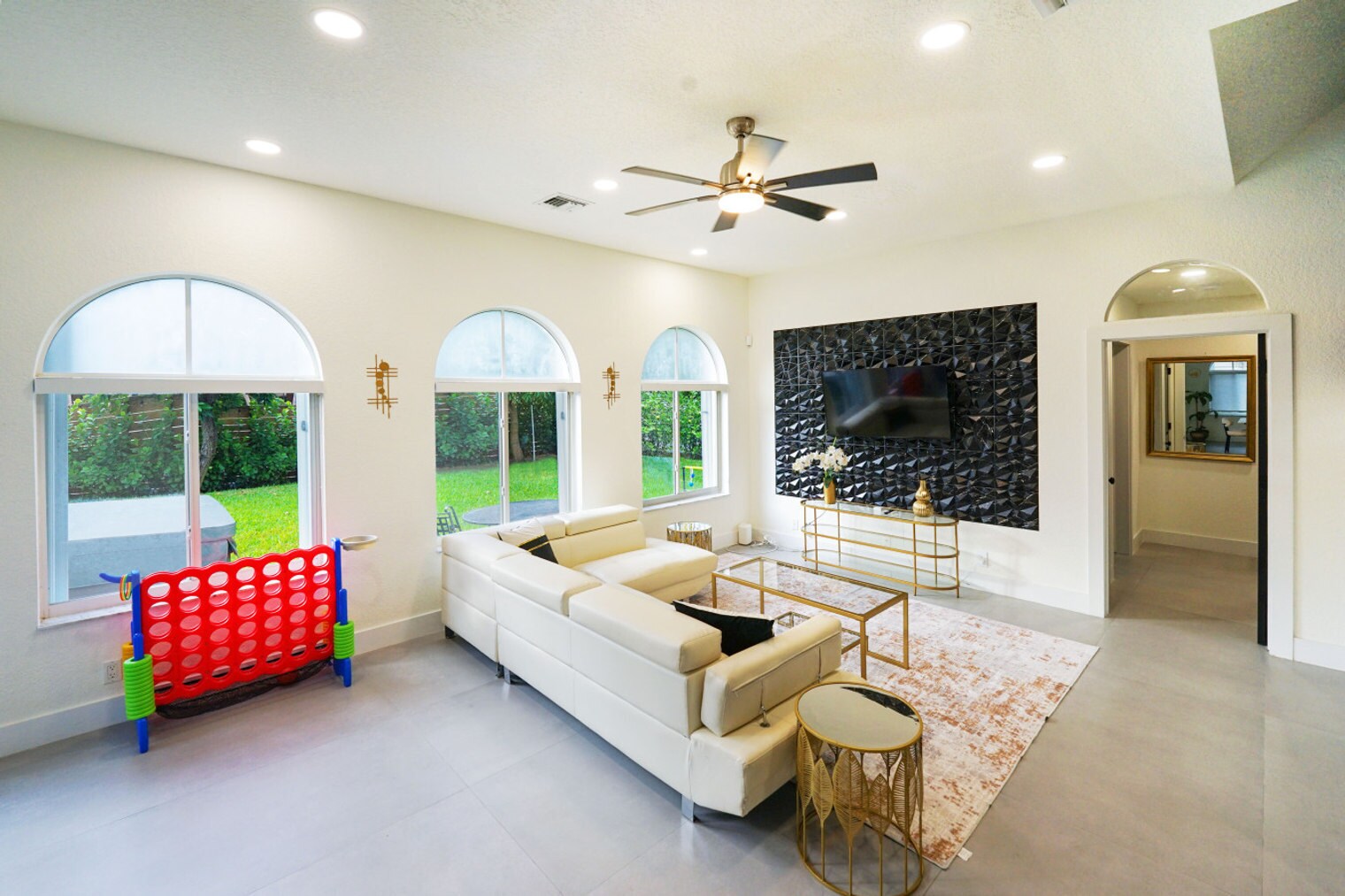 Building Photo - 2609 Center Ave