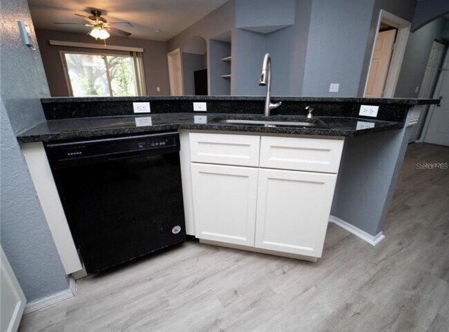Building Photo - 829 Camargo Way