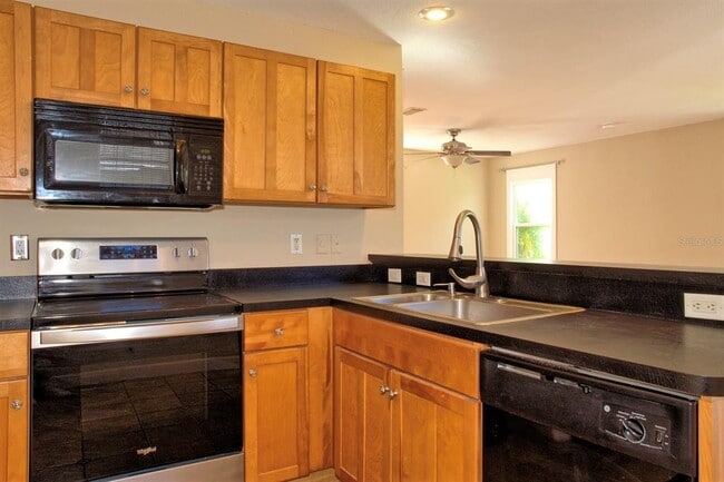 Building Photo - 1315 E Marks St