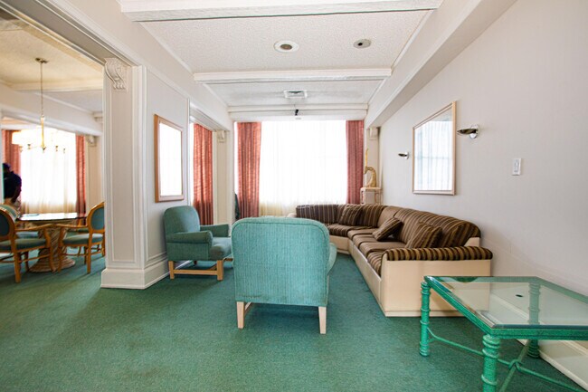 Building Photo - 18021 Biscayne Blvd