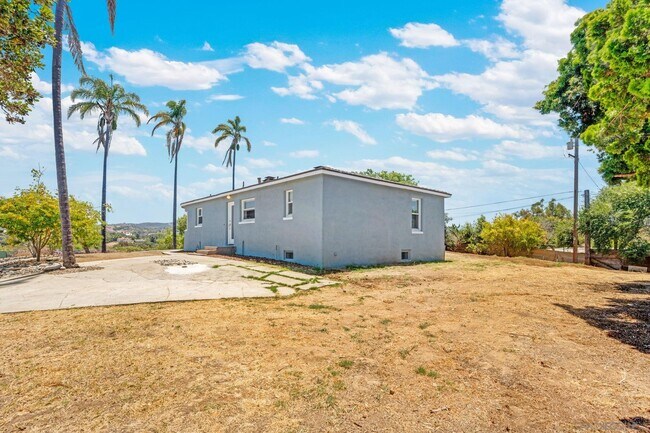 Building Photo - 2530 Pruett Dr