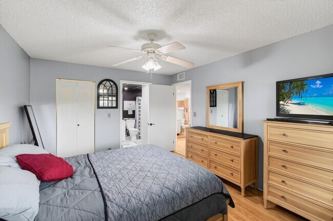 Building Photo - 15496 Lakes of Delray Blvd