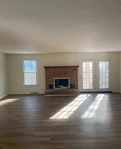 Building Photo - 169 Williamsburg Ct