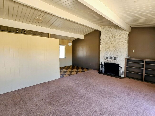 Building Photo - Cozy 2 bed/1 Bath house-UNFURNISHED **