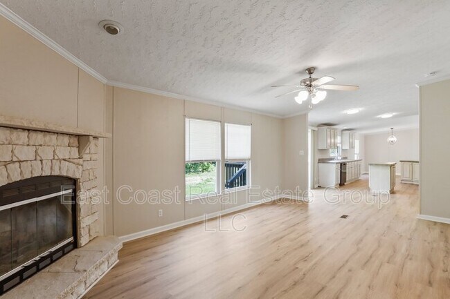 Building Photo - 123 Battlefield Dr