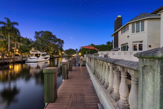 Building Photo - 1421 Ponce de Leon Dr