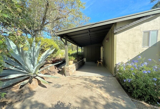 Building Photo - 926 Champion Ln