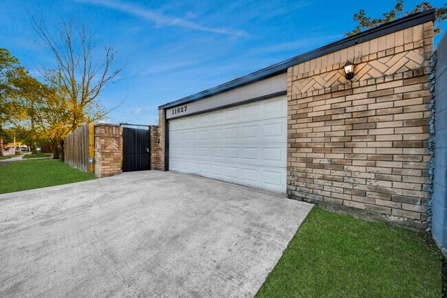 Building Photo - 11627 Bowlan Ln