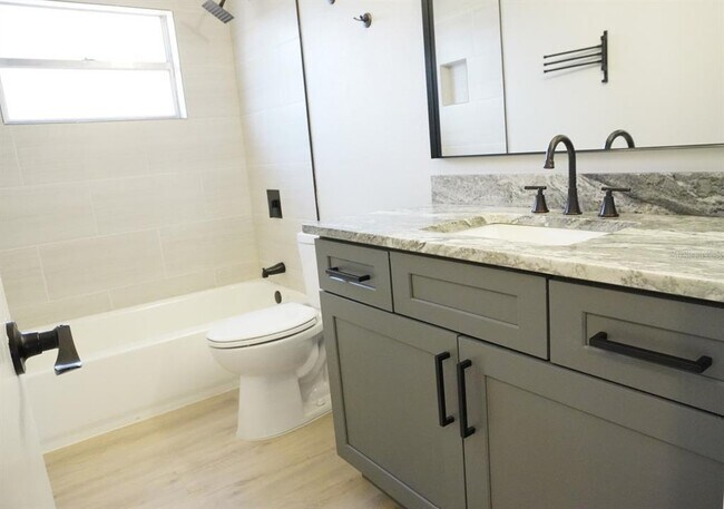 Building Photo - 7811 Bay Cedar Dr