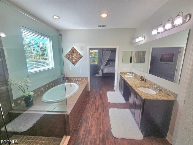 Building Photo - 1919 SW 26th Terrace