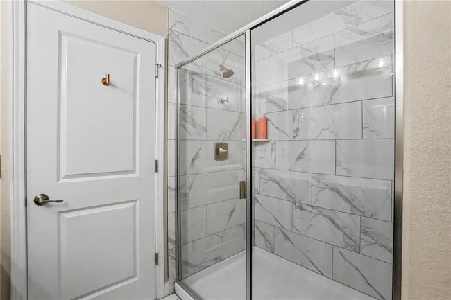 Building Photo - 717 N Rome Ave