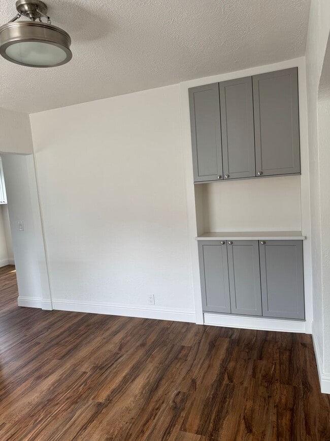 Building Photo - Beautiful newly renovated home on the hill...