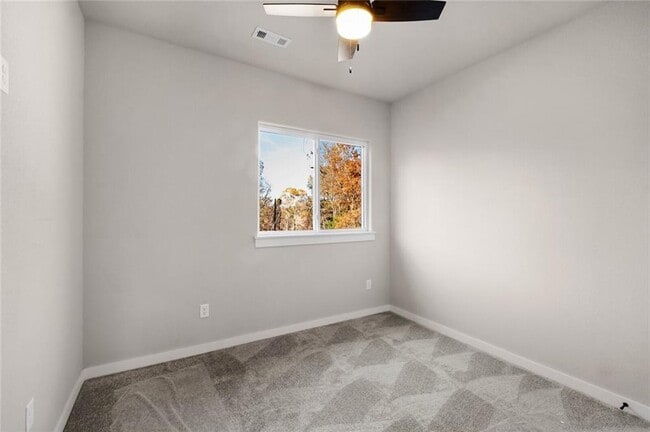 Building Photo - 50 Thaxted Dr