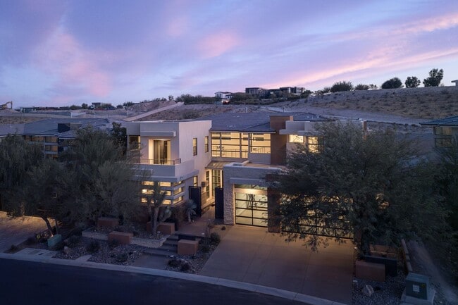 Building Photo - Exceptional 3-Bedroom Home in the Ridges