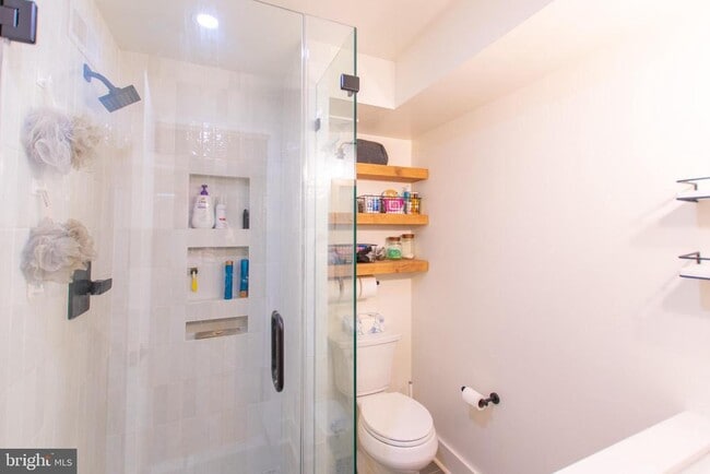 Building Photo - 1814 Christian St