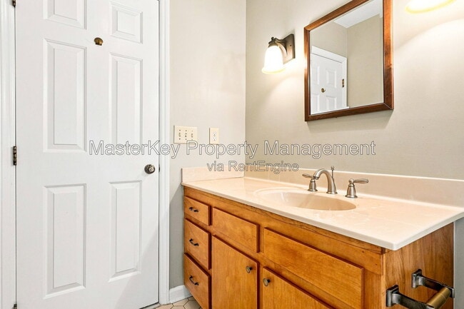 Building Photo - 1507 Laureldale Dr