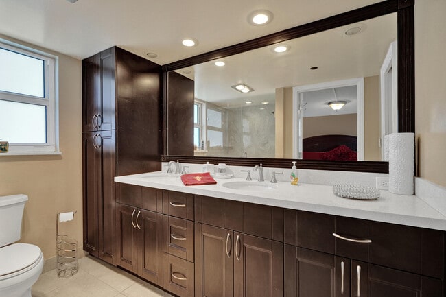 Building Photo - 3520 Oaks Way