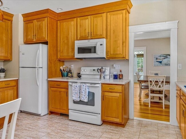 Building Photo - 1102 Buttonwoods Ave