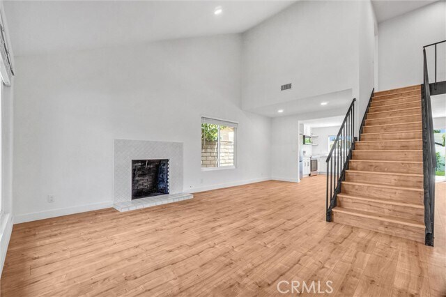 Building Photo - 4942 E Glenview Ave