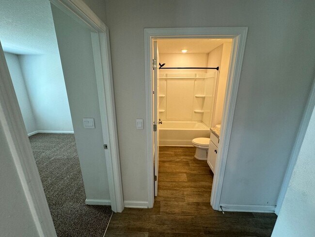 Building Photo - Pensacola/Beulah - Bridlewood - 5 bedroom,...