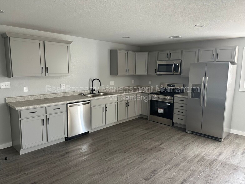 Building Photo - 12588 Kentucky Rd