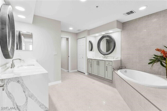 Building Photo - 4141 Bay Beach Ln