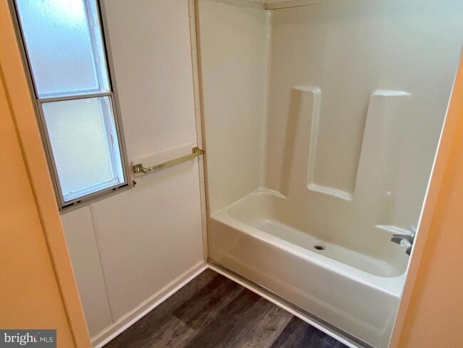 Building Photo - 746 Sawmill Rd