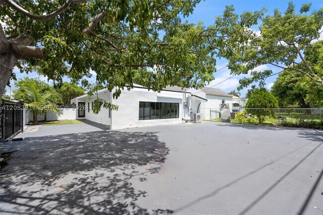 Building Photo - 94 NW 48th St