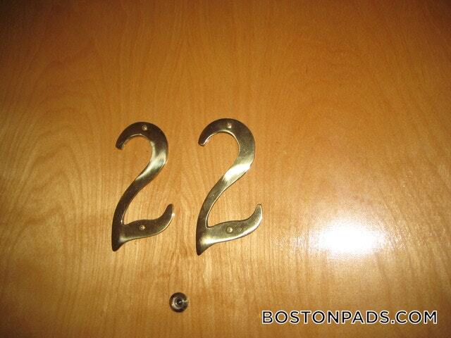 Building Photo - 81 Essex St