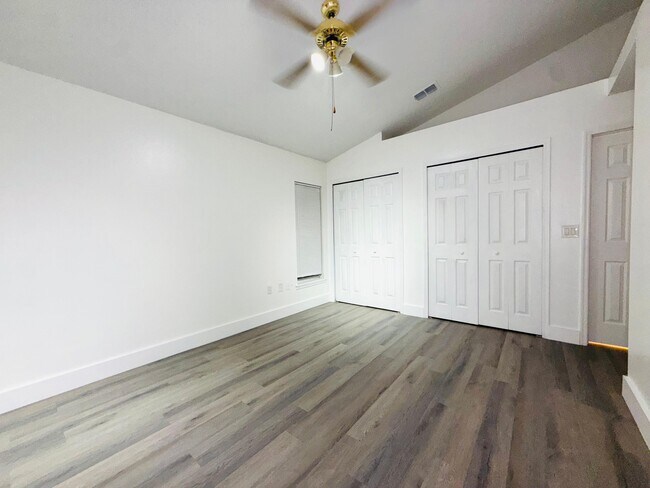 Building Photo - 6921 Long Needle Ct