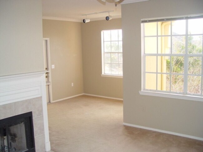 Building Photo - Move-In Ready 1BR in METRO WEST – Ask About Today’s Specials!