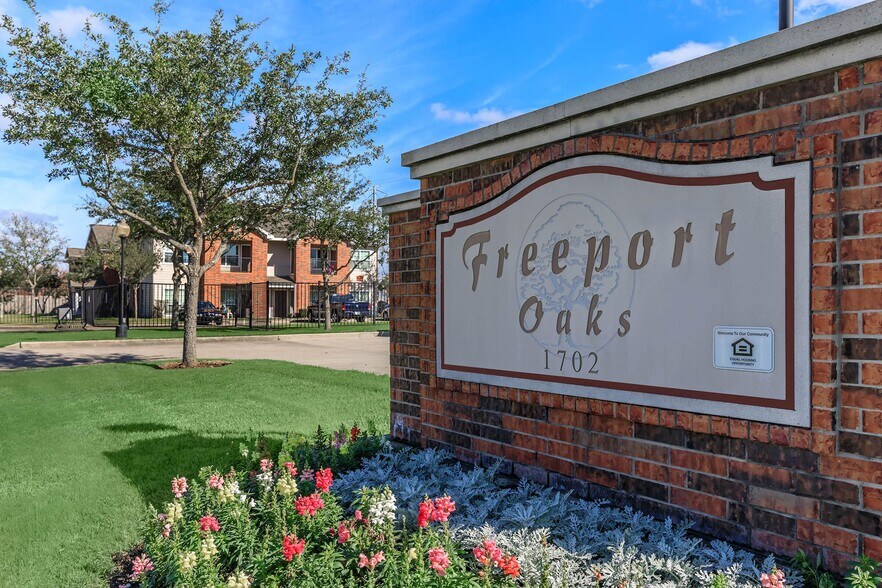 Freeport Oaks 1702 Skinner St Freeport TX 77541 Apartment Finder