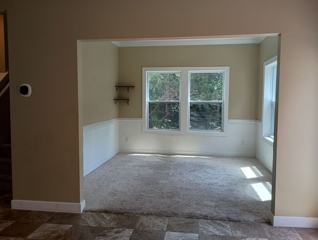 Building Photo - 2211 Colbert Dr