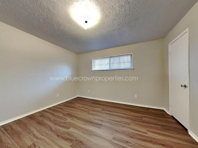 Building Photo - 8322 Lullwater Dr