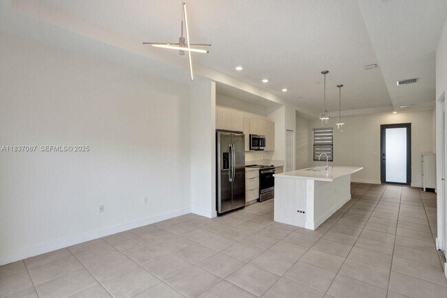 Building Photo - 7855 NW 104th Ave