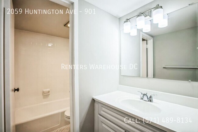 Building Photo - 2059 Huntington Ave